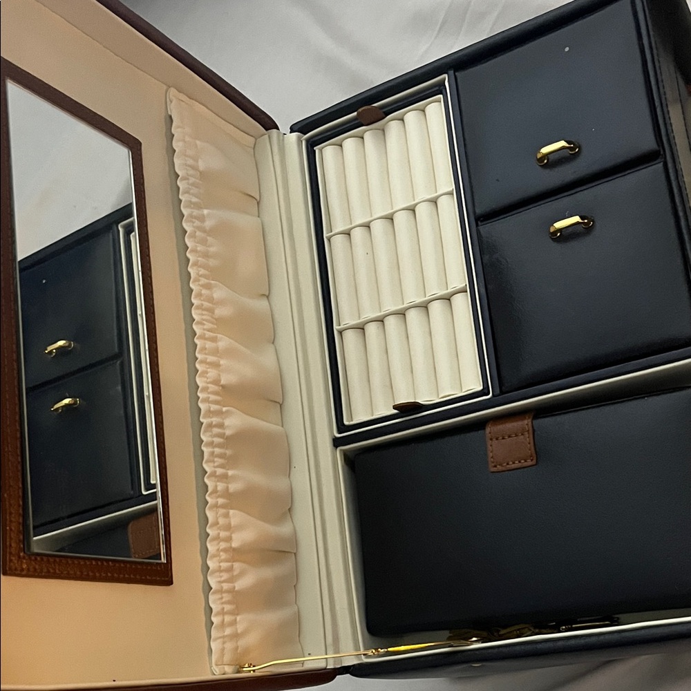 Elegant Black Jewelry Box with Mirror